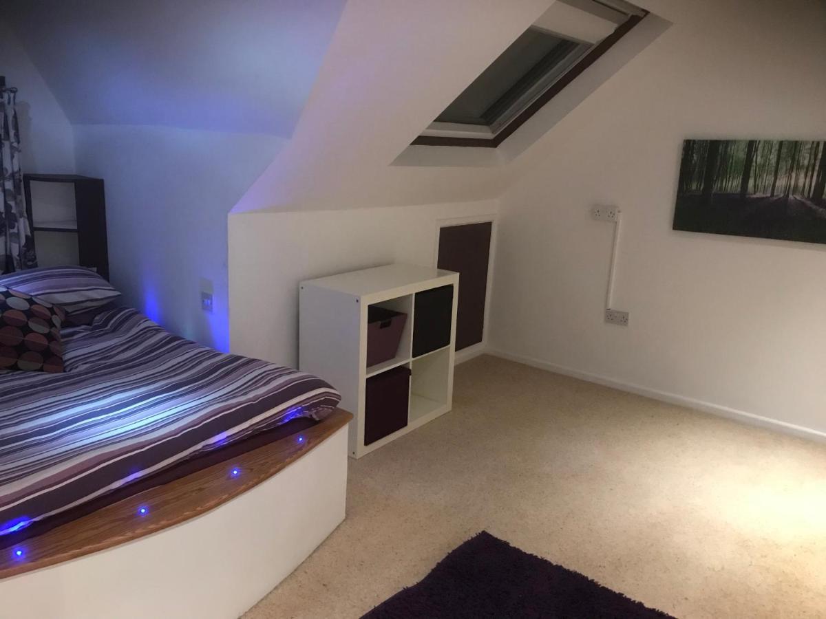 Top Floor In Beautiful Home Уэймут Экстерьер фото